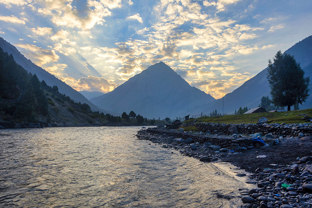 GUREZ VALLEY - Countryside Kashmir